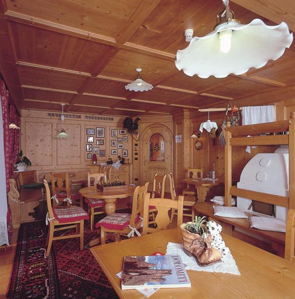 Hotel Garni Soreie Pozza di Fassa Zewnętrze zdjęcie