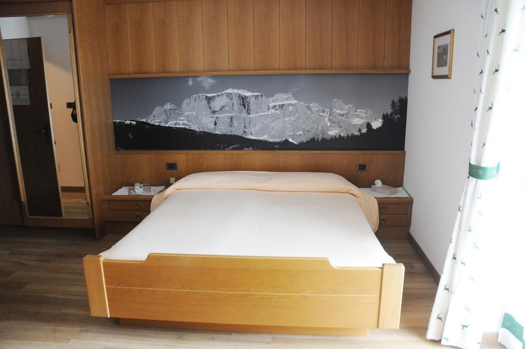 Hotel Garni Soreie Pozza di Fassa Zewnętrze zdjęcie