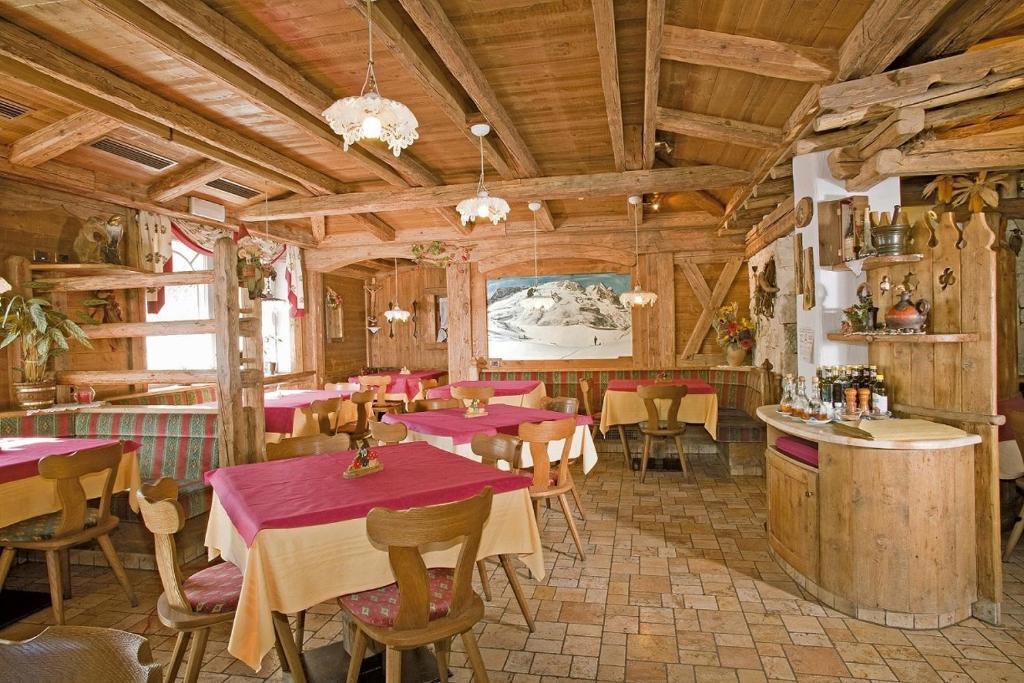 Hotel Garni Soreie Pozza di Fassa Zewnętrze zdjęcie
